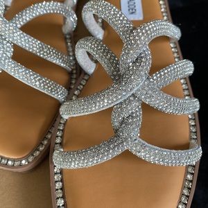 STEVE MADDEN “PROPOSE RHINESTONES” SANDALS SZ 6.5